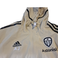 Load image into Gallery viewer, Leeds United 2022-23 Full Zip Player Issue Training Track Top Medium
