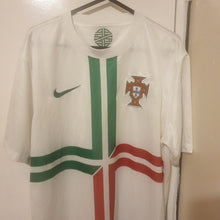 Load image into Gallery viewer, Portugal 2012/2013 Away Shirt (Size Medium)
