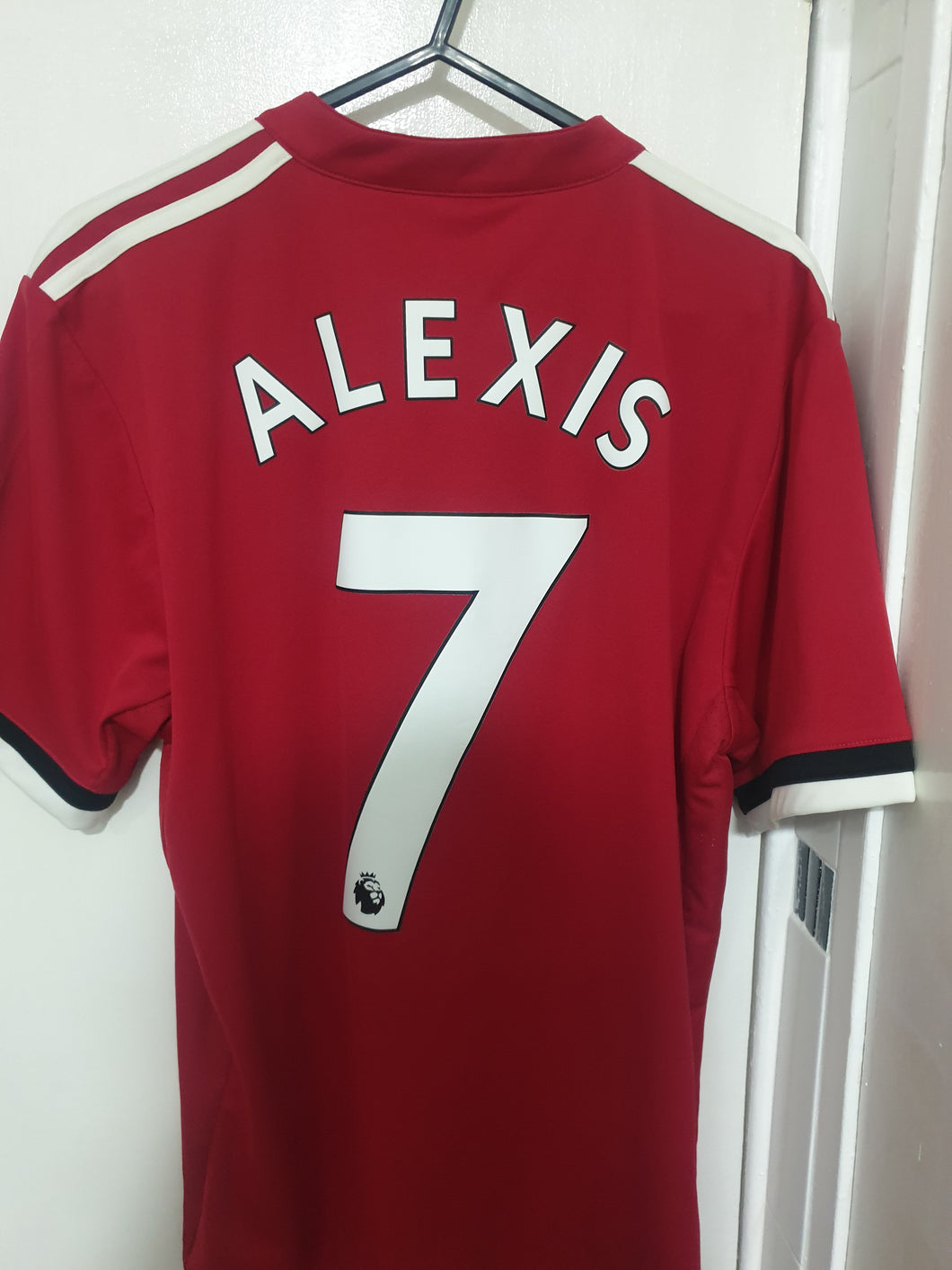 Manchester United 2017-18 Home Shirt Alexis7 (Size Small)