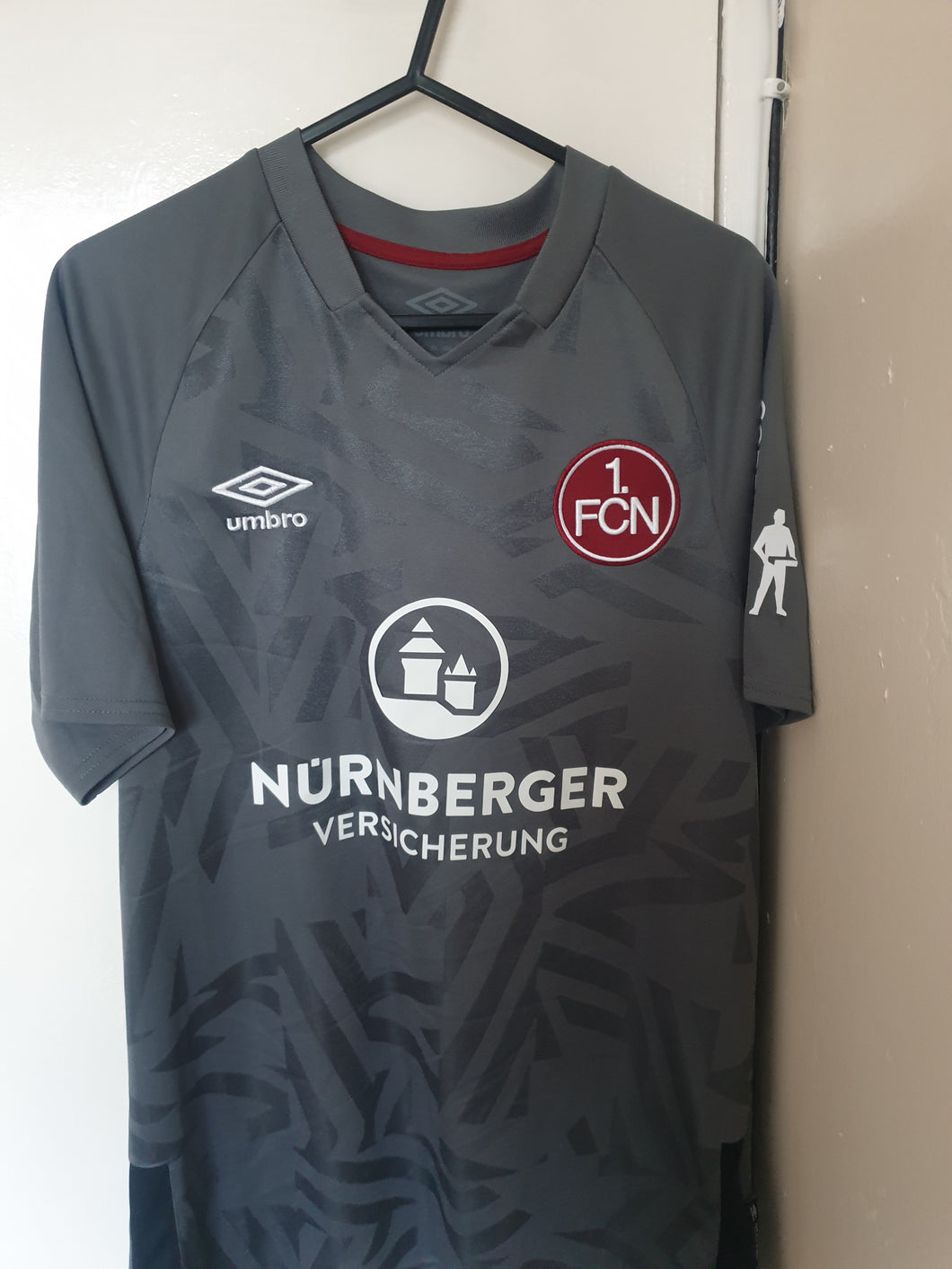 FC Nurnberg 2019-20 Third Shirt (Size Small)