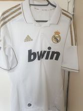 Load image into Gallery viewer, Real Madrid 2011-2012 Home Shirt (Size Small)
