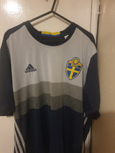 Load image into Gallery viewer, Sweden 2016-2017 Away Shirt (Size XL)
