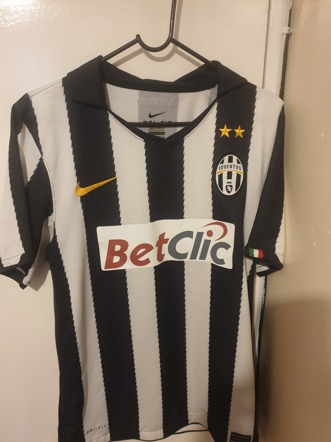 Juventus 2010-2011 Home Shirt (Size Small)