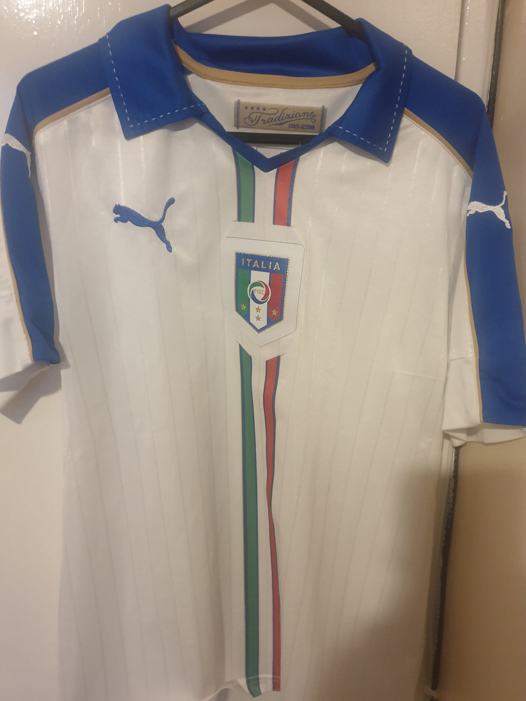 Italy 2015-16 Away Shirt Puma (Size Small)