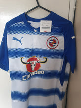 Load image into Gallery viewer, BNWT Reading 2017-2018 Home Shirt (Size Small)
