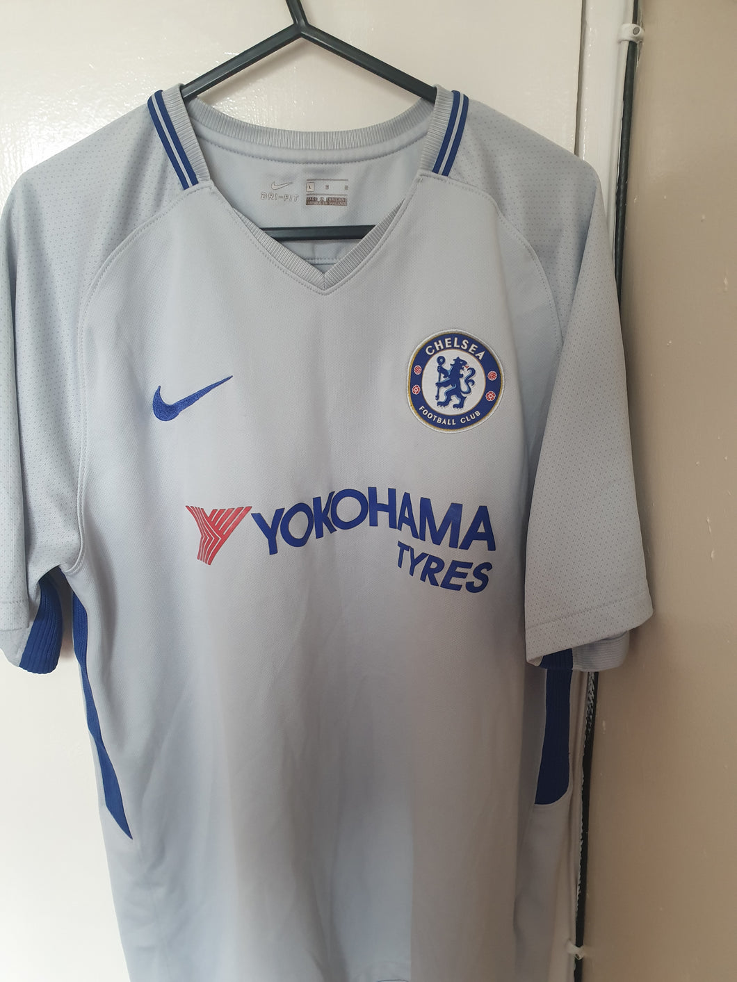 Chelsea Fc 2017-18 Away Shirt (Size Large)
