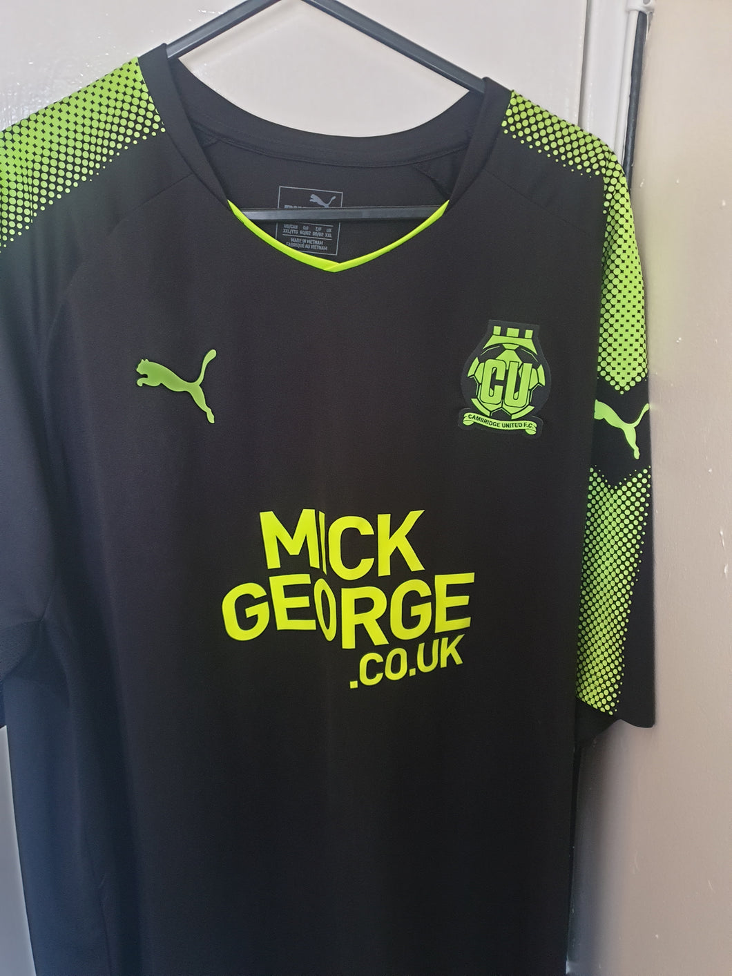 Cambridge United 2017-2018 Away Shirt (Size XXL)