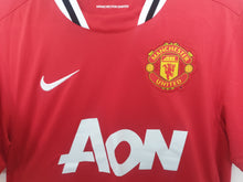 Load image into Gallery viewer, Manchester United 2011-2012 Home Shirt(Size Small)

