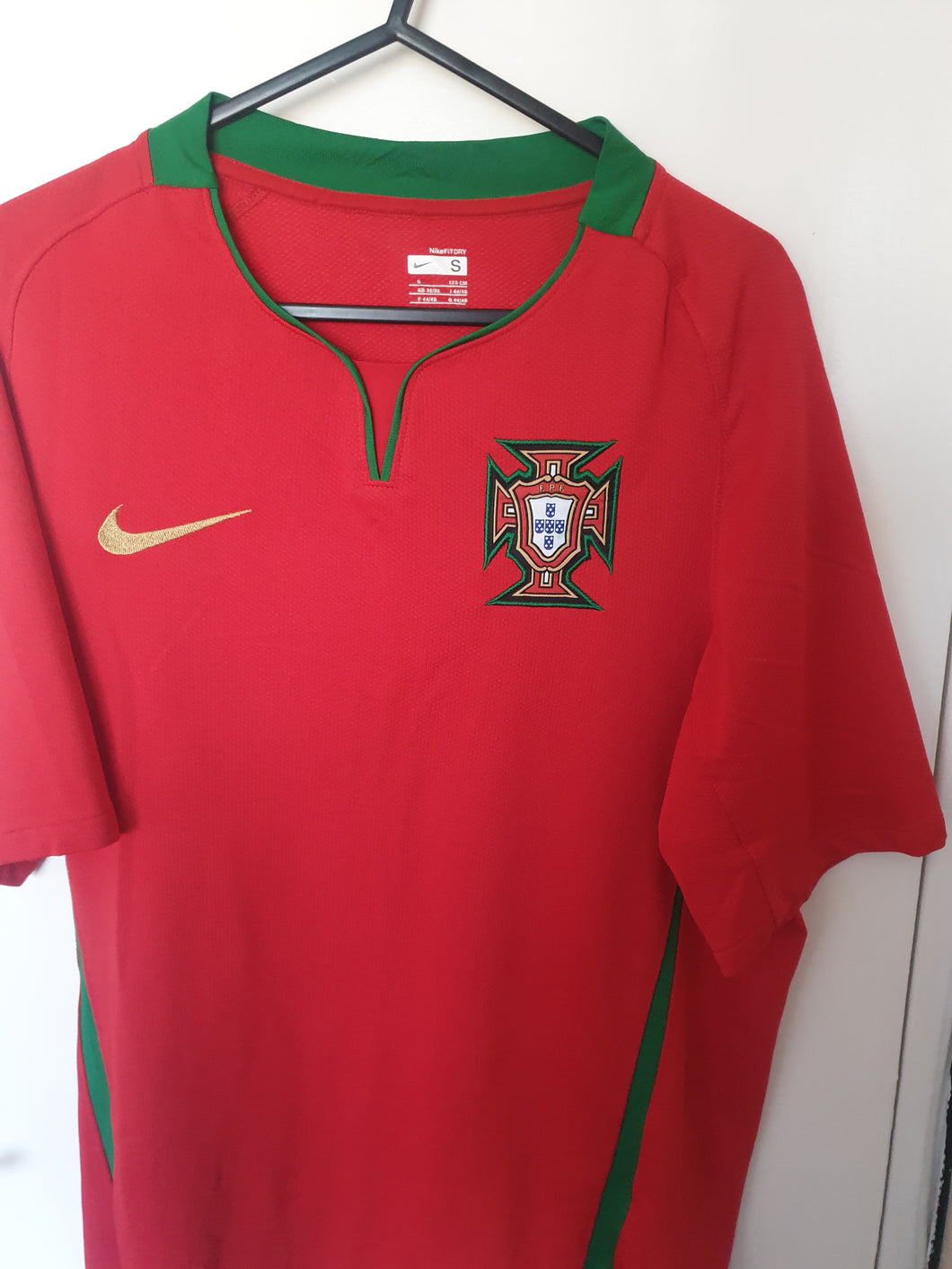 Portugal 2008-2009 Home Shirt (Size Small)