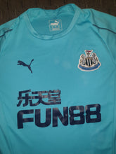 Load image into Gallery viewer, Newcastle United 2018-19 Training Shirt (Size Small)
