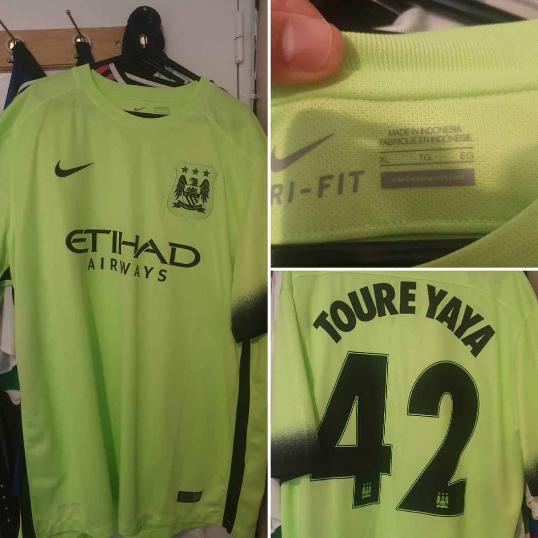 Yaya Toure 42 Manchester City 2015/16 Third Football Shirt (L). 