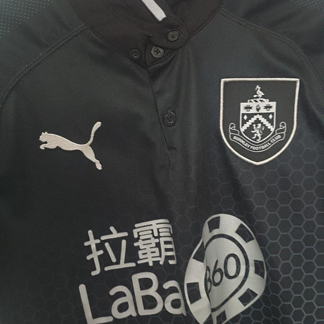Burnley 2018/2019 Away Football Shirt Puma (Size Medium).