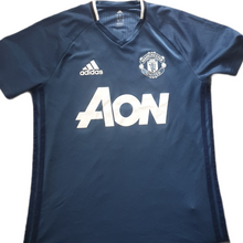 Load image into Gallery viewer, Manchester United 2016-17 Training Shirt (Size Small)
