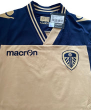 Load image into Gallery viewer, BNWT Leeds United 2013-14 Away Shirt (Size Medium)

