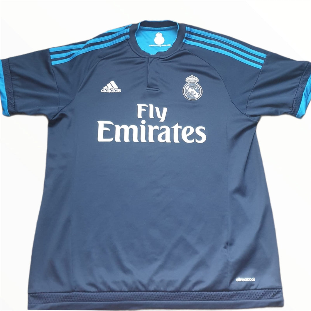 Real Madrid 2015-16 Third Shirt (Size Large)